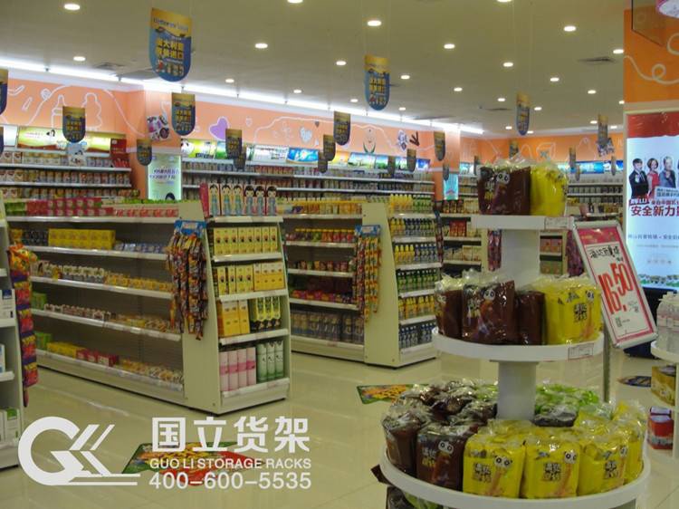 孕婴店货架实景图